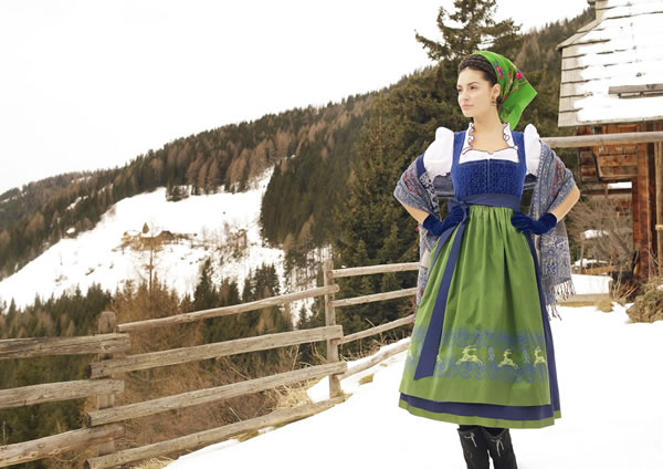 Trend meets Tradition - Dirndl Lasberg aus der aktuelle Kollektion - Herbst und Winter by Sportalm